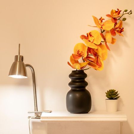 2Br Apartment At Piata Natiunilor Unite: Perfect For City Center Stays ブカレスト エクステリア 写真