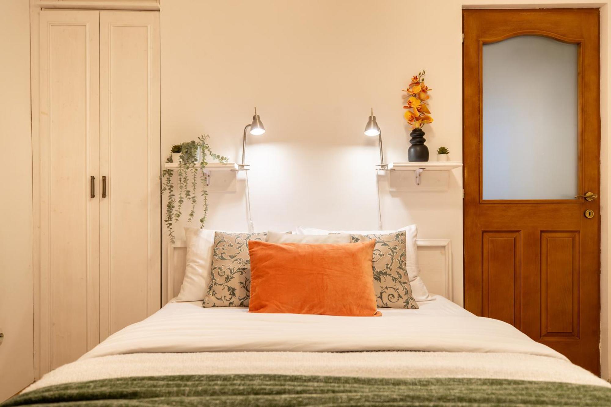 2Br Apartment At Piata Natiunilor Unite: Perfect For City Center Stays ブカレスト エクステリア 写真
