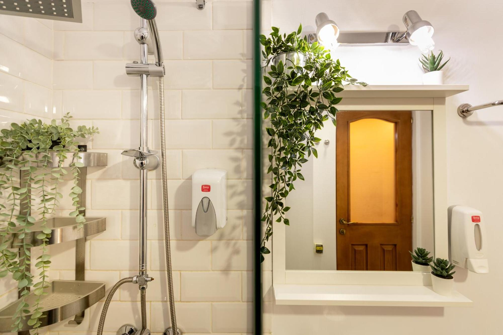 2Br Apartment At Piata Natiunilor Unite: Perfect For City Center Stays ブカレスト エクステリア 写真