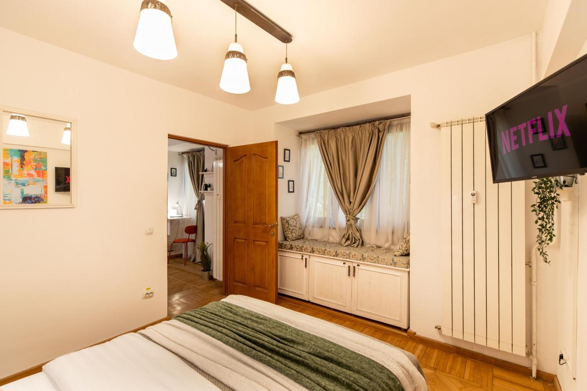 2Br Apartment At Piata Natiunilor Unite: Perfect For City Center Stays ブカレスト エクステリア 写真