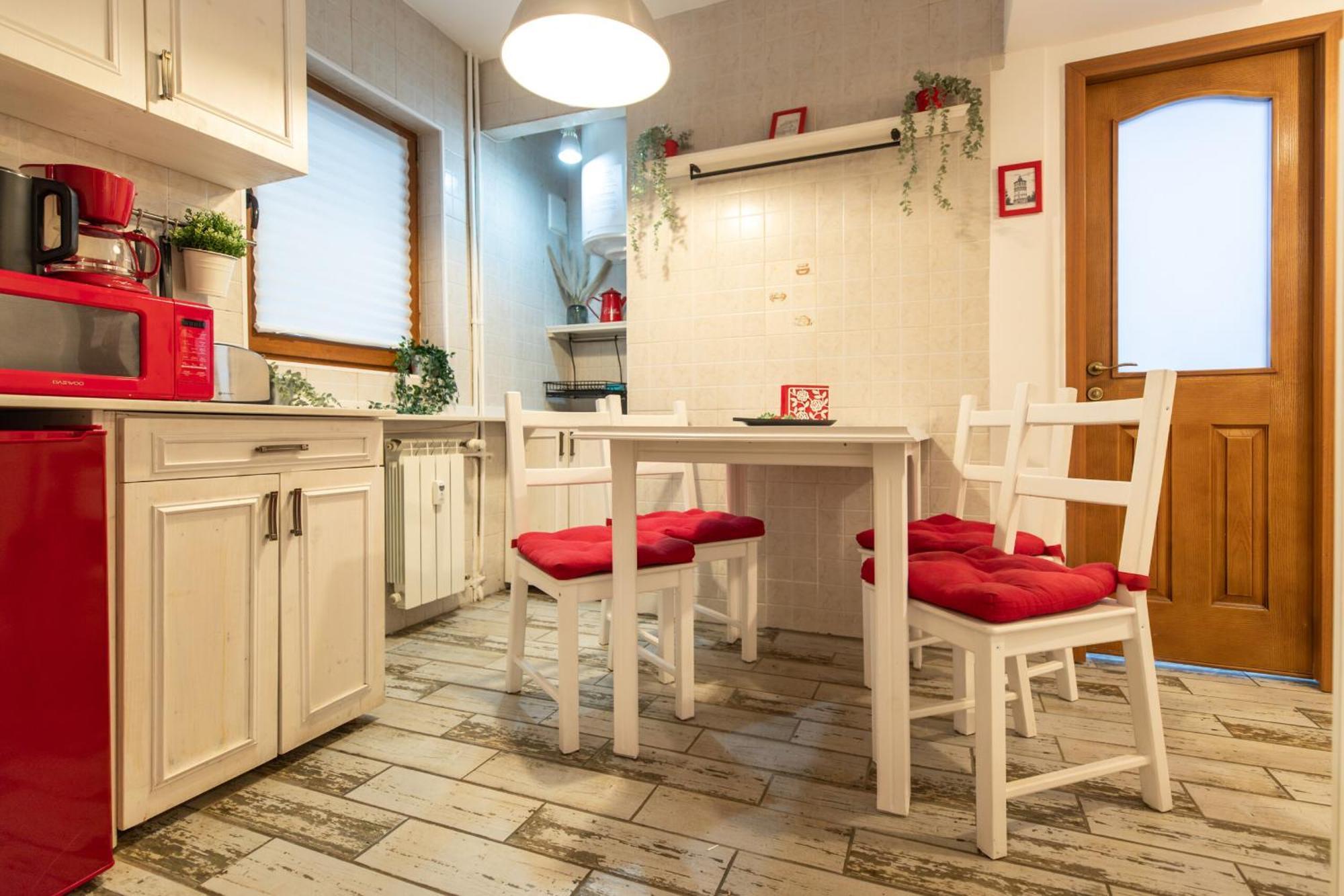 2Br Apartment At Piata Natiunilor Unite: Perfect For City Center Stays ブカレスト エクステリア 写真
