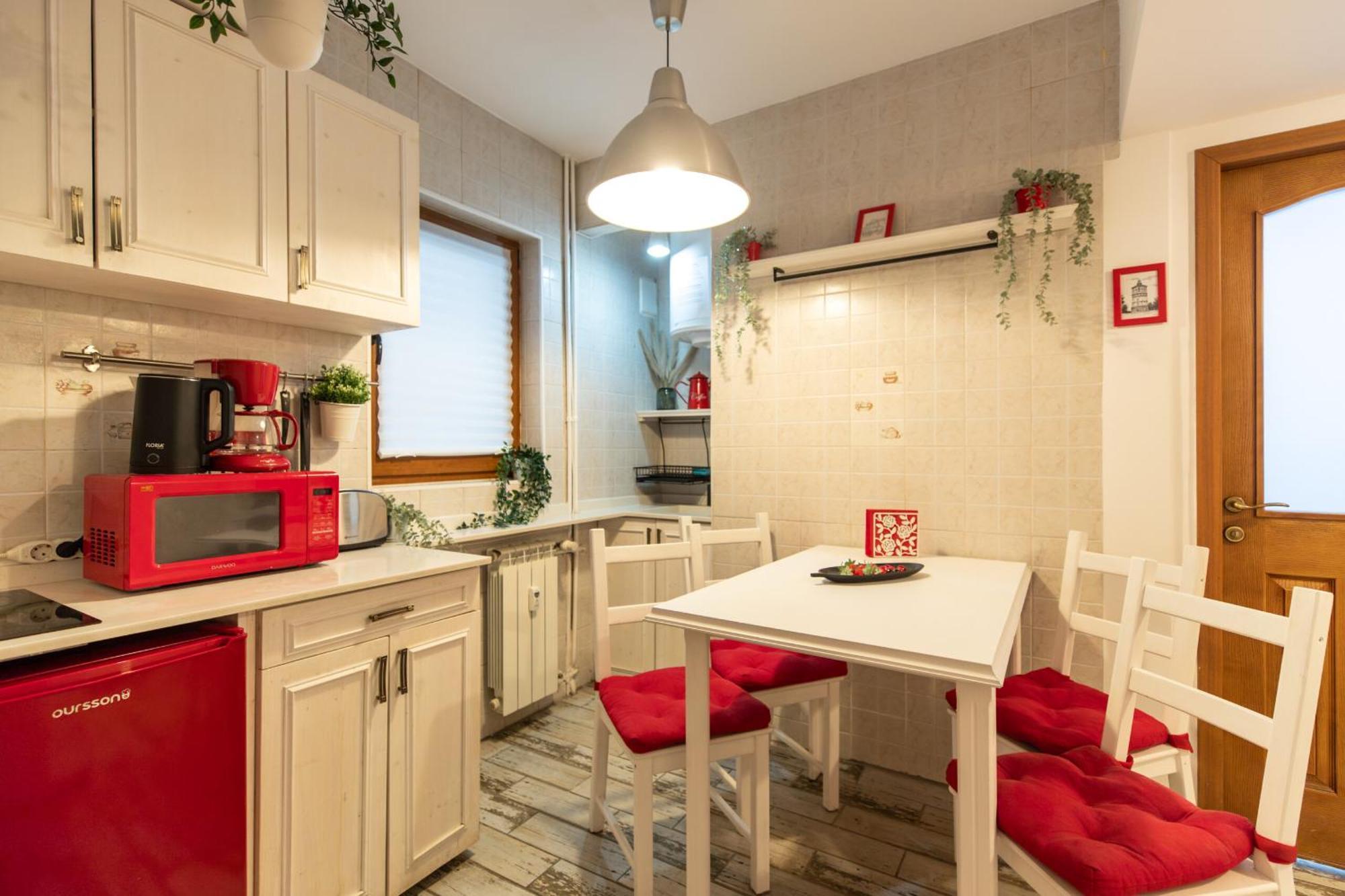 2Br Apartment At Piata Natiunilor Unite: Perfect For City Center Stays ブカレスト エクステリア 写真