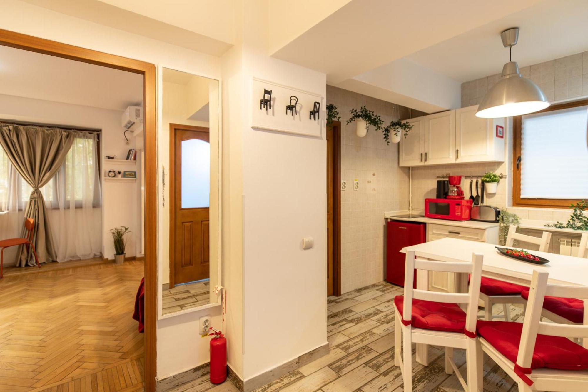 2Br Apartment At Piata Natiunilor Unite: Perfect For City Center Stays ブカレスト エクステリア 写真
